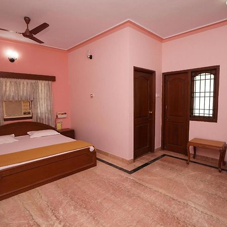 Lloyds Serviced Apartments,Krishna Street,T Nagar Madras Buitenkant foto