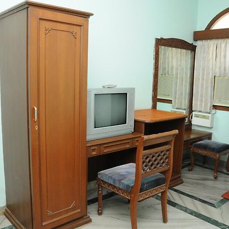 Lloyds Serviced Apartments,Krishna Street,T Nagar Madras Kamer foto