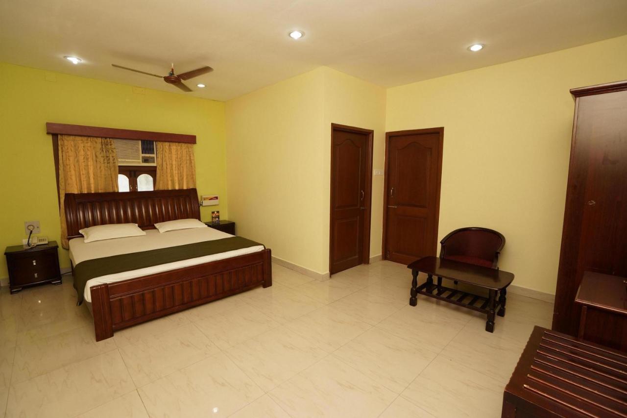 Lloyds Serviced Apartments,Krishna Street,T Nagar Madras Buitenkant foto