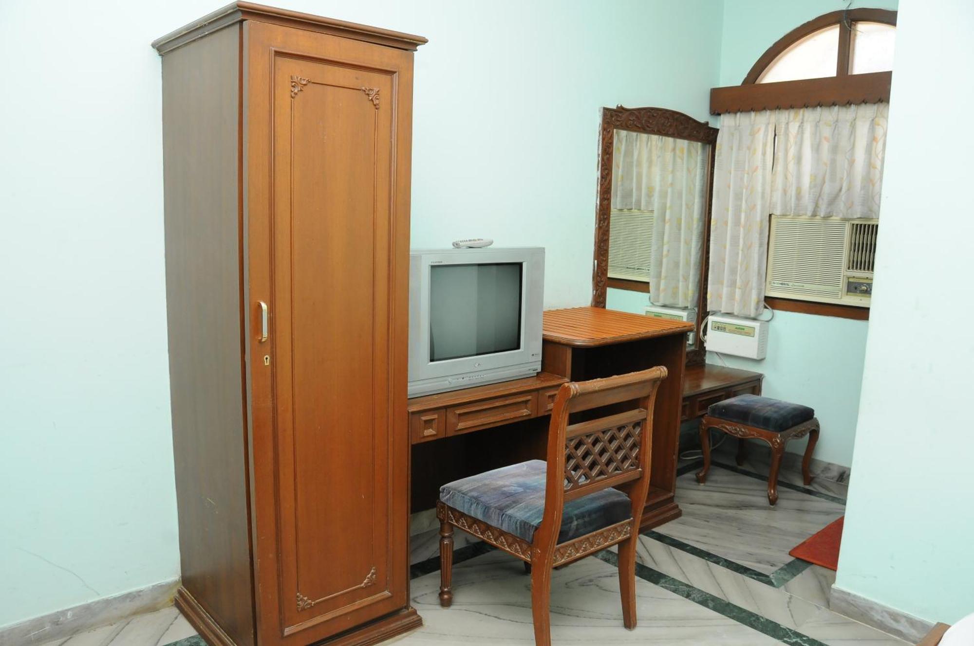 Lloyds Serviced Apartments,Krishna Street,T Nagar Madras Kamer foto