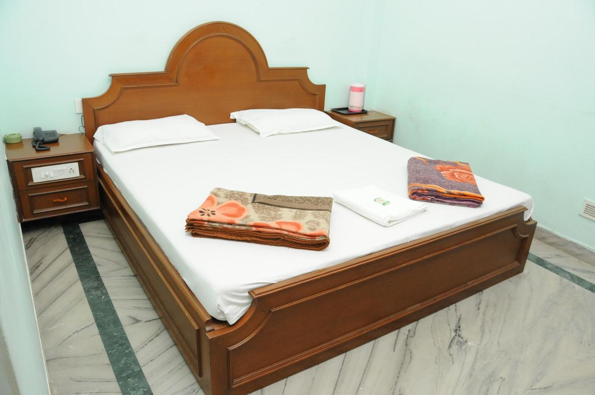 Lloyds Serviced Apartments,Krishna Street,T Nagar Madras Kamer foto