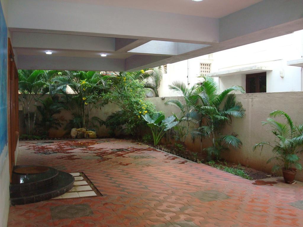 Lloyds Serviced Apartments,Krishna Street,T Nagar Madras Kamer foto