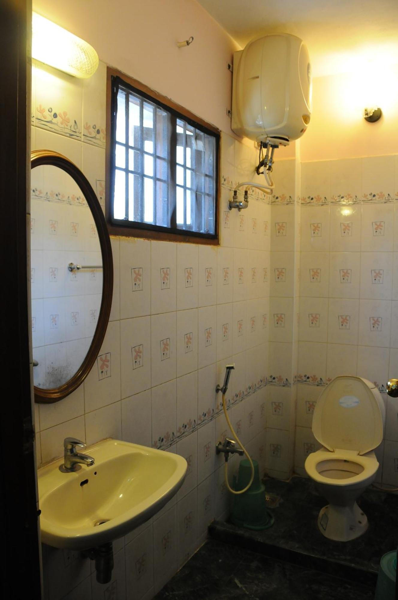 Lloyds Serviced Apartments,Krishna Street,T Nagar Madras Buitenkant foto