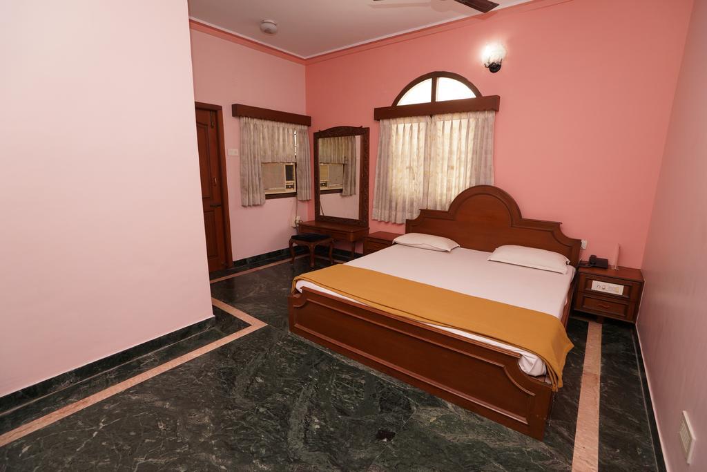 Lloyds Serviced Apartments,Krishna Street,T Nagar Madras Buitenkant foto