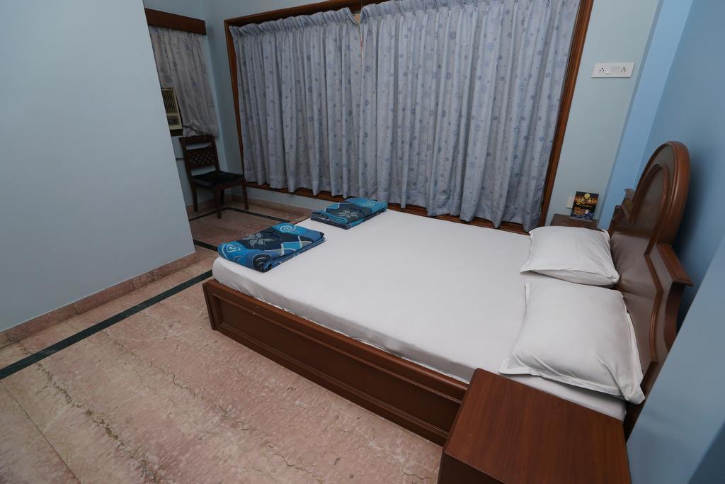 Lloyds Serviced Apartments,Krishna Street,T Nagar Madras Buitenkant foto